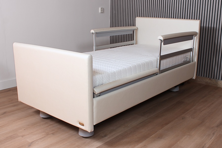 Hoog-laag bed QQQ1112 Zorg-verpleeg bed King DARIUS SC 90 x 200 Geheel nieuw gestoffeerd!